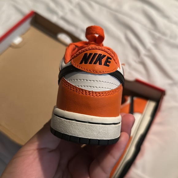 Kid Dunks Halloween - Picture 5 of 9